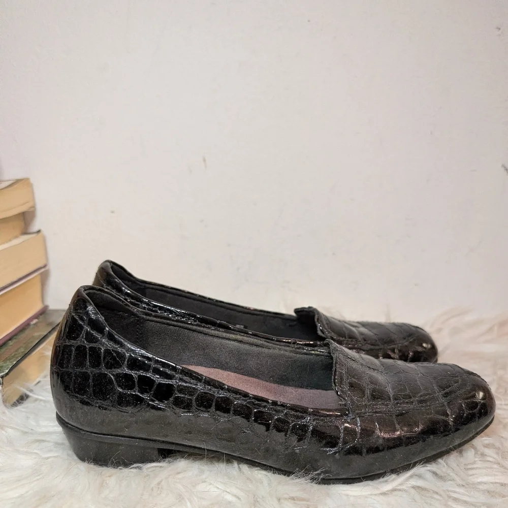 Clarks Glossy Alligator Croc Embossed Shiny Loafers 6.5